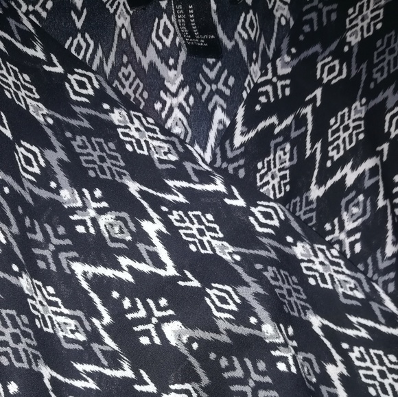 Patterned Romper - Picture 2 of 4